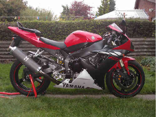6mm red rim tapes fitted to a r1