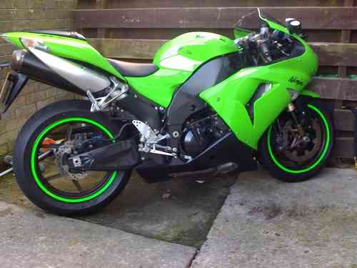 FLUORESCENT KAWASAKI GREEN FITTED TO A ZX10R