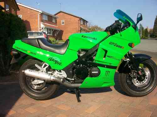 gpz600r fitted with our decals