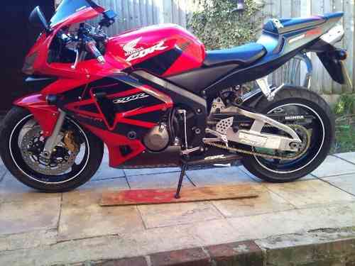 CBR600RR FITTED WITH DECALS